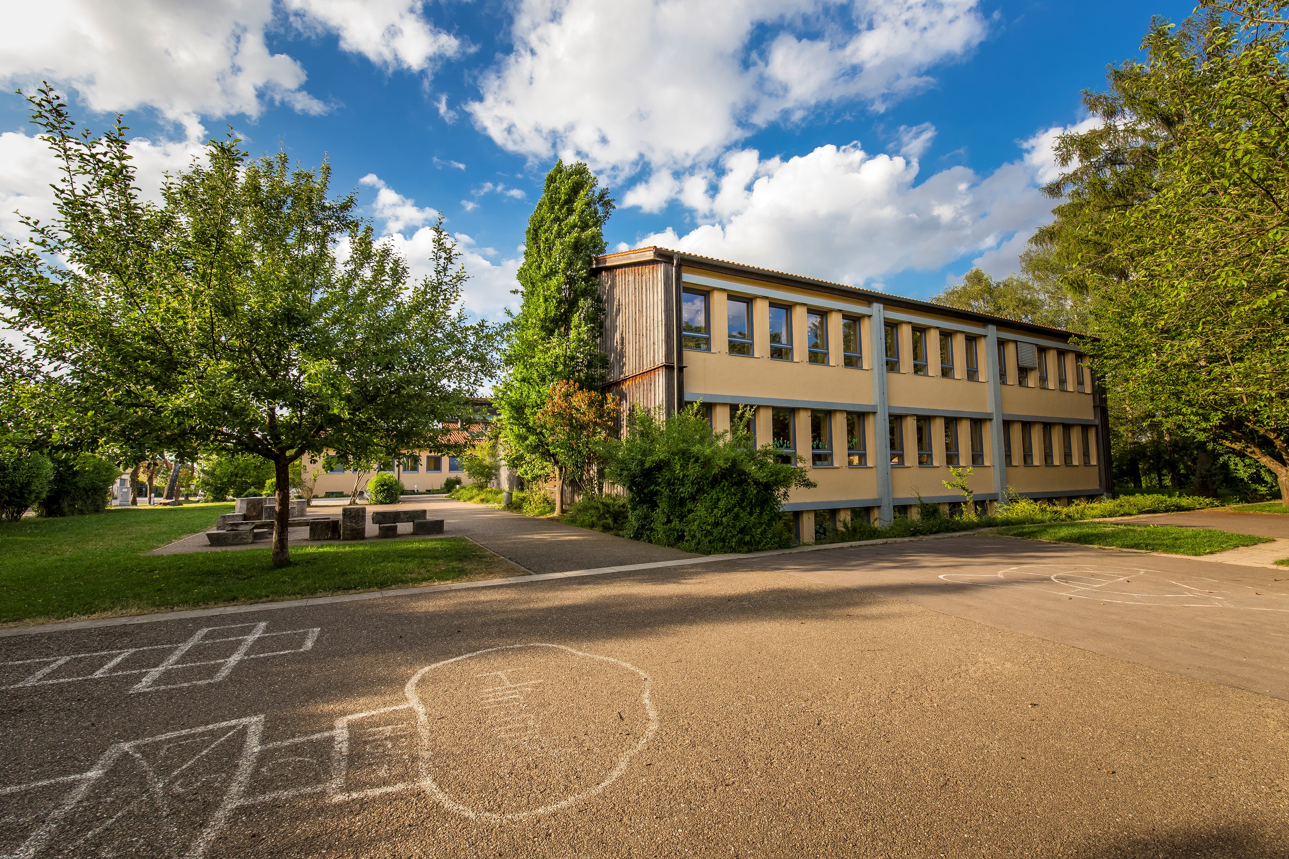 Reinigungskraft für die Grundschule Böhmfeld gesucht