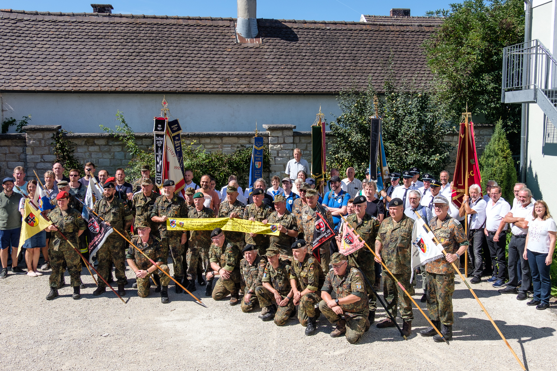 Gruppenfoto Marsch der Verbundenheit 2023 im Kotterhof