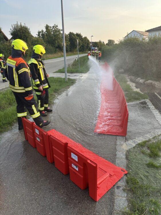 Versuch mit dem neuen Hochwasserschutzsystem