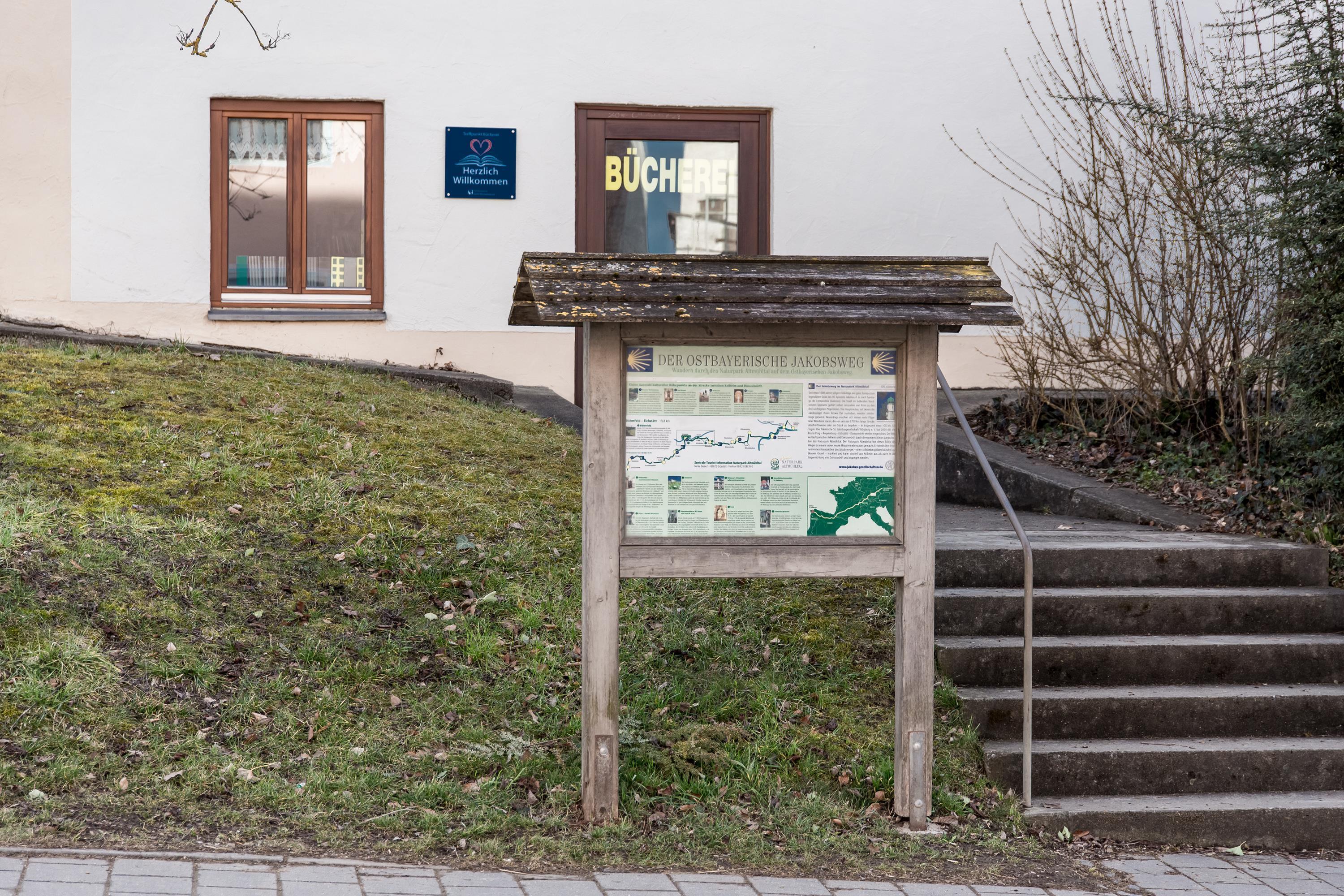 Der Jakobsweg - Hinweisschild in Böhmfeld